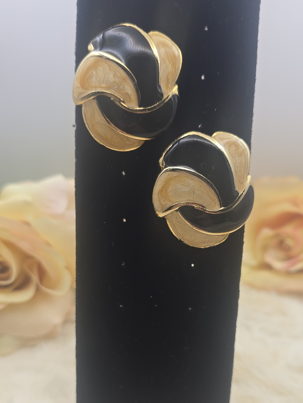 Vintage 80s Gold Tone Black & Cream Enamel Swirl Knot Earrings